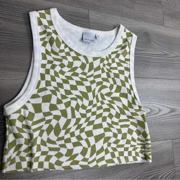 Ghanda Checkered Swirl Cropped Tank Top with Raw Hem - Picture 2 of 3